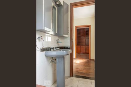 Casa à venda com 165m², 3 quartos e 2 vagasBanheiro 3