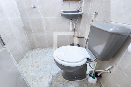 Banheiro  de apartamento para alugar com 1 quarto, 27m² em Santa Teresa, Rio de Janeiro