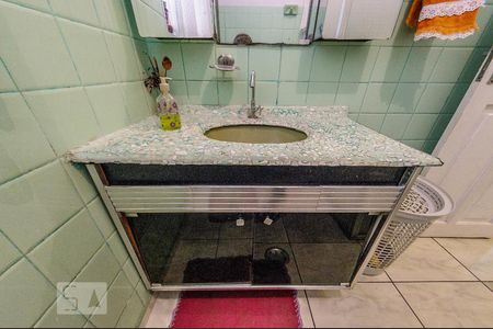 Casa à venda com 316m², 3 quartos e 2 vagas Casa à venda com 316m², 3 quartos e 2 vagasBanheiro 2