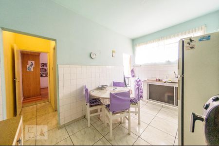 Casa à venda com 316m², 3 quartos e 2 vagas Casa à venda com 316m², 3 quartos e 2 vagasCozinha