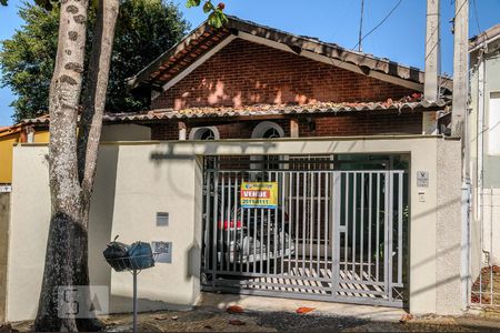 Casa à venda com 316m², 3 quartos e 2 vagas Casa à venda com 316m², 3 quartos e 2 vagasFachada Externa