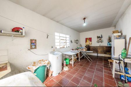 Casa à venda com 316m², 3 quartos e 2 vagas Casa à venda com 316m², 3 quartos e 2 vagasOficina - Fundos