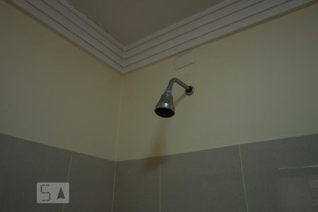 Casa para alugar com 1000m², 4 quartos e sem vagaChuveiro