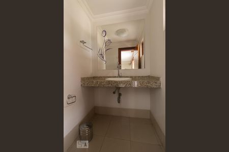 Casa para alugar com 1000m², 4 quartos e sem vagaLavabo