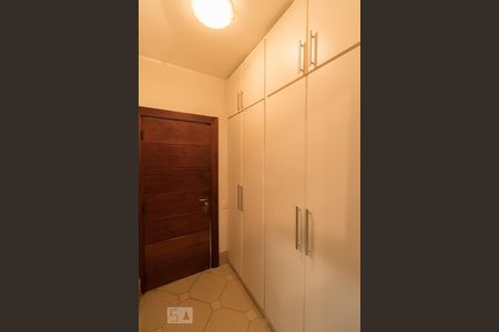 Casa para alugar com 1000m², 4 quartos e sem vagaCozinha - Armários