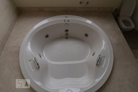 Casa para alugar com 1000m², 4 quartos e sem vagaDetalhe do Banheiro da Suite 1