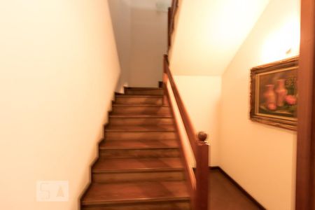 Casa para alugar com 1000m², 4 quartos e sem vagaEscada