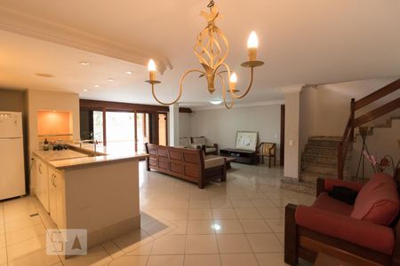 Casa para alugar com 1000m², 4 quartos e sem vagaSala