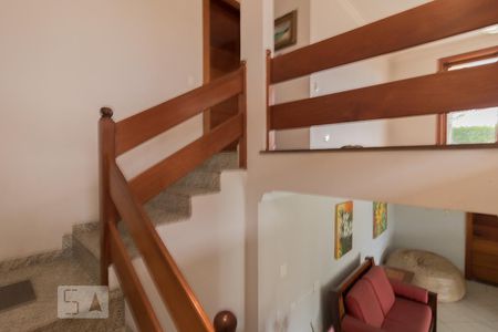 Casa para alugar com 1000m², 4 quartos e sem vagaEscada