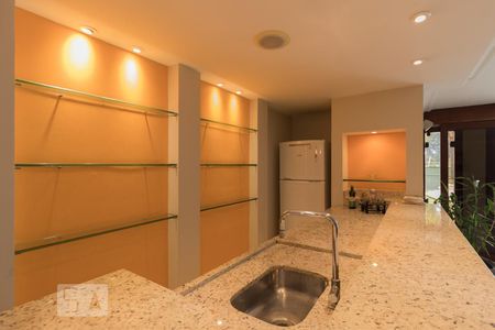 Casa para alugar com 1000m², 4 quartos e sem vagaBar sala