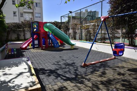 Apartamento à venda com 98m², 4 quartos e 2 vagasÁrea Comum - Playground