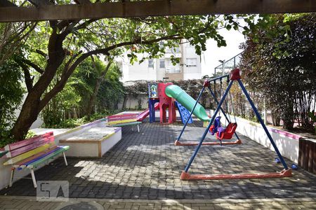 Apartamento à venda com 98m², 4 quartos e 2 vagasÁrea Comum - Playground