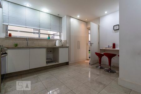 Apartamento para alugar com 300m², 3 quartos e 2 vagas Apartamento para alugar com 300m², 3 quartos e 2 vagasCozinha