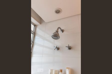 Apartamento para alugar com 300m², 3 quartos e 2 vagas Apartamento para alugar com 300m², 3 quartos e 2 vagasChuveiro