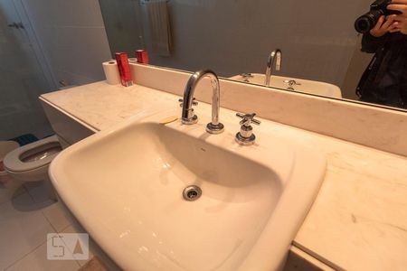 Apartamento para alugar com 300m², 3 quartos e 2 vagas Apartamento para alugar com 300m², 3 quartos e 2 vagasPia