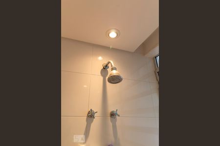 Apartamento para alugar com 300m², 3 quartos e 2 vagas Apartamento para alugar com 300m², 3 quartos e 2 vagasChuveiro