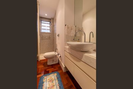 Apartamento para alugar com 300m², 3 quartos e 2 vagas Apartamento para alugar com 300m², 3 quartos e 2 vagasLavabo