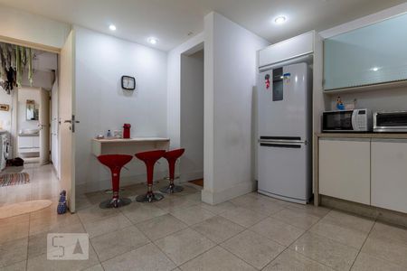 Apartamento para alugar com 300m², 3 quartos e 2 vagas Apartamento para alugar com 300m², 3 quartos e 2 vagasCozinha