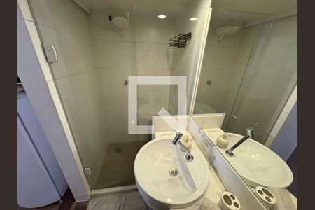 Casa à venda com 571m², 8 quartos e 3 vagas Casa à venda com 571m², 8 quartos e 3 vagasBanheiro suíte 4