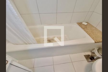 Casa à venda com 571m², 8 quartos e 3 vagas Casa à venda com 571m², 8 quartos e 3 vagasBanheiro Suíte 2