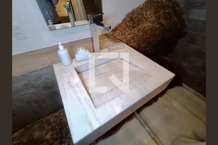 Casa à venda com 571m², 8 quartos e 3 vagas Casa à venda com 571m², 8 quartos e 3 vagasBanheiro Suíte duplex 8