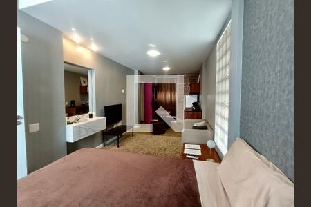 Casa à venda com 571m², 8 quartos e 3 vagas Casa à venda com 571m², 8 quartos e 3 vagasSuíte 1