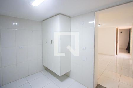 Casa à venda com 80m², 2 quartos e 2 vagasCozinha