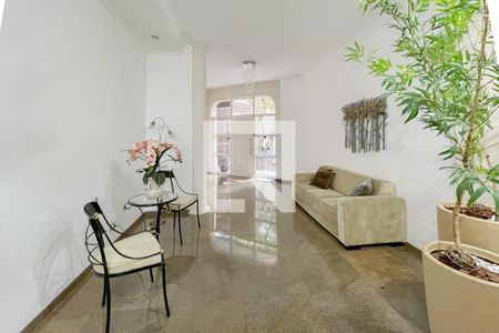 Apartamento à venda com 120m², 2 quartos e 1 vaga Apartamento à venda com 120m², 2 quartos e 1 vagaÁrea comum - Hall