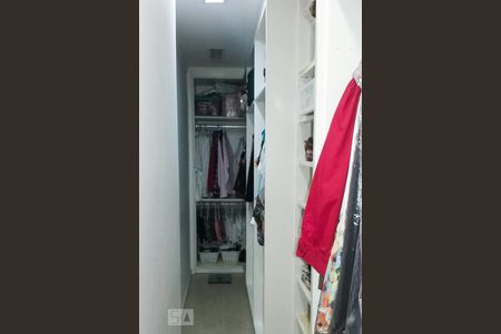 Apartamento à venda com 175m², 4 quartos e 3 vagasCloset da Suíte 1