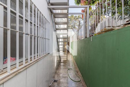 Casa à venda com 156m², 3 quartos e 2 vagasCorredor Lateral