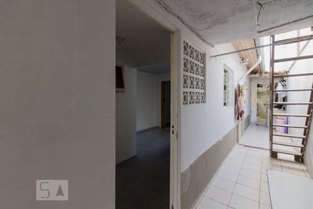 Casa à venda com 130m², 6 quartos e sem vaga Casa à venda com 130m², 6 quartos e sem vagaEntrada Casa 4