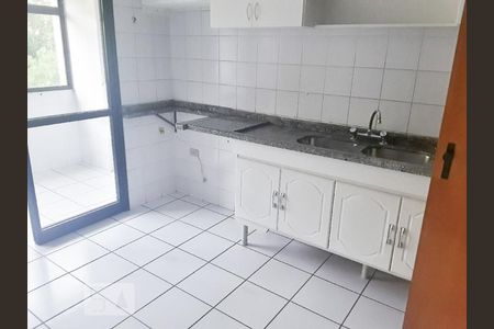 Apartamento para alugar com 110m², 3 quartos e 2 vagas Apartamento para alugar com 110m², 3 quartos e 2 vagasCozinha