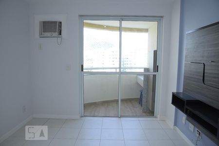 Sala de apartamento para alugar com 1 quarto, 42m² em Jacarepaguá, Rio de Janeiro