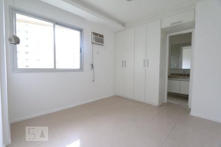 Quarto suite 2  de apartamento para alugar com 2 quartos, 68m² em Jacarepaguá, Rio de Janeiro