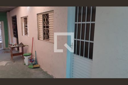 Casa à venda com 200m², 4 quartos e 3 vagas Casa à venda com 200m², 4 quartos e 3 vagasÁrea Externa