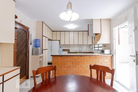 Casa à venda com 210m², 3 quartos e 4 vagasCopa