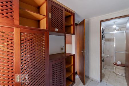 Casa à venda com 210m², 3 quartos e 4 vagasQuarto de Serviço