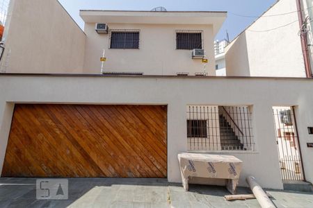 Casa à venda com 210m², 3 quartos e 4 vagasFachada 