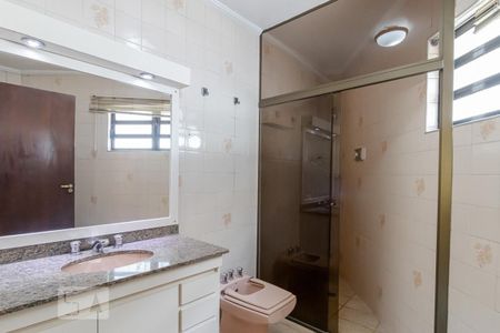 Casa à venda com 210m², 3 quartos e 4 vagasBanheiro da Suíte