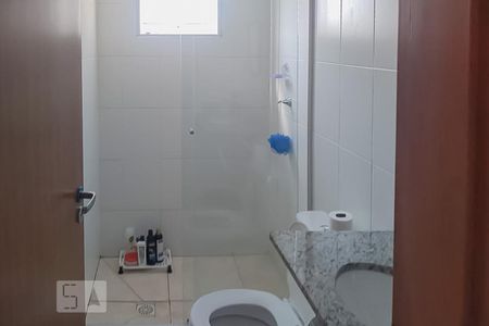 Banheiro de apartamento para alugar com 2 quartos, 52m² em Utinga, Santo André