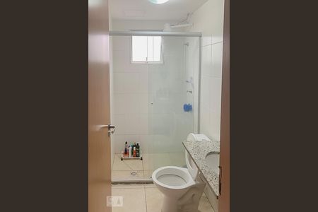 Banheiro de apartamento para alugar com 2 quartos, 52m² em Utinga, Santo André