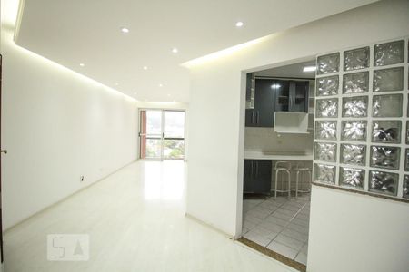 Apartamento para alugar com 74m², 2 quartos e 1 vaga Apartamento para alugar com 74m², 2 quartos e 1 vagaSala de Jantar