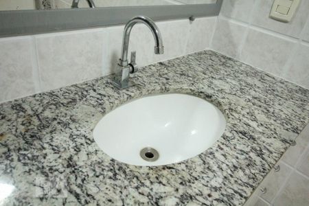 Apartamento para alugar com 74m², 2 quartos e 1 vaga Apartamento para alugar com 74m², 2 quartos e 1 vagaBanheiro