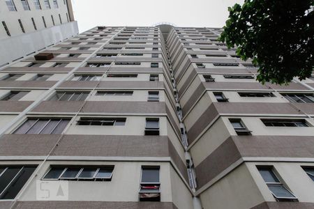 Apartamento à venda com 96m², 3 quartos e 1 vaga Apartamento à venda com 96m², 3 quartos e 1 vagaFachada