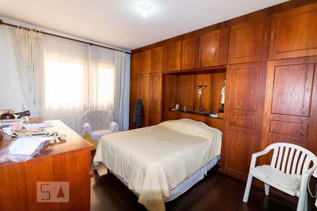 Casa à venda com 330m², 4 quartos e sem vagaSuíte 1