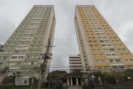 Apartamento à venda com 80m², 3 quartos e 1 vaga Apartamento à venda com 80m², 3 quartos e 1 vagaEdifício
