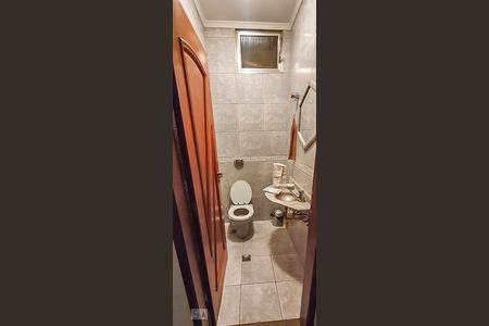 Casa à venda com 170m², 4 quartos e sem vagaLavabo