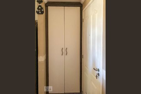 Apartamento à venda com 57m², 2 quartos e 1 vaga Apartamento à venda com 57m², 2 quartos e 1 vagaQuarto 1- Ármários