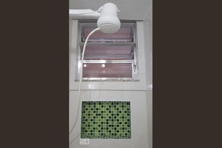 Banheiro de apartamento para alugar com 2 quartos, 65m² em Fátima, Niterói