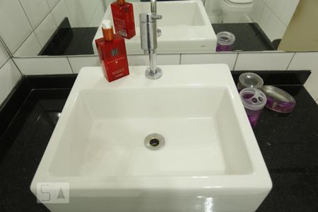 Apartamento à venda com 73m², 2 quartos e 1 vagaBanheiro da Suite